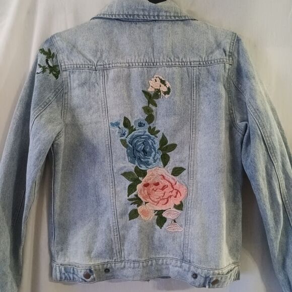 Olivaceous from M. FREDRIC Women's Embroidered Roses Denim Jacket Size S #A447 - Picture 2 of 4